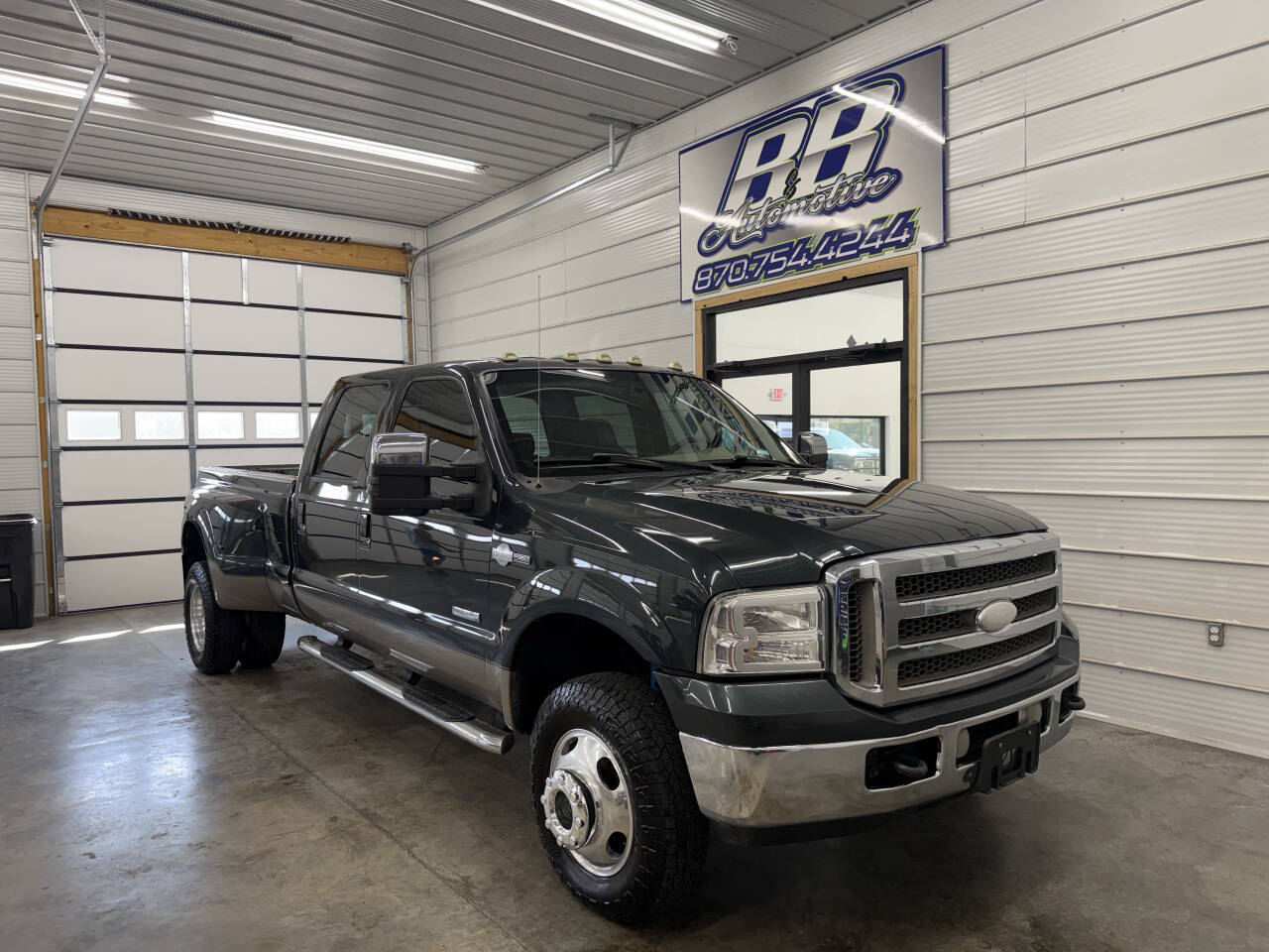 2005 Ford F-350 Super Duty Lariat