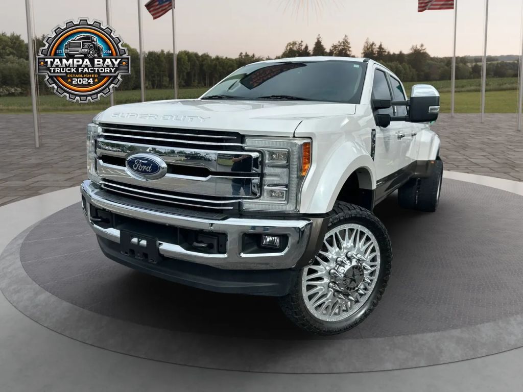 2017 Ford F-450 Super Duty Lariat