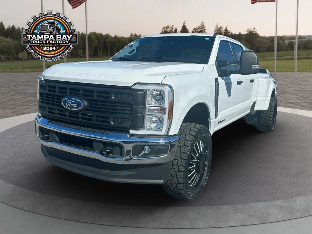 2023 Ford F-350 Super Duty XLT FX4